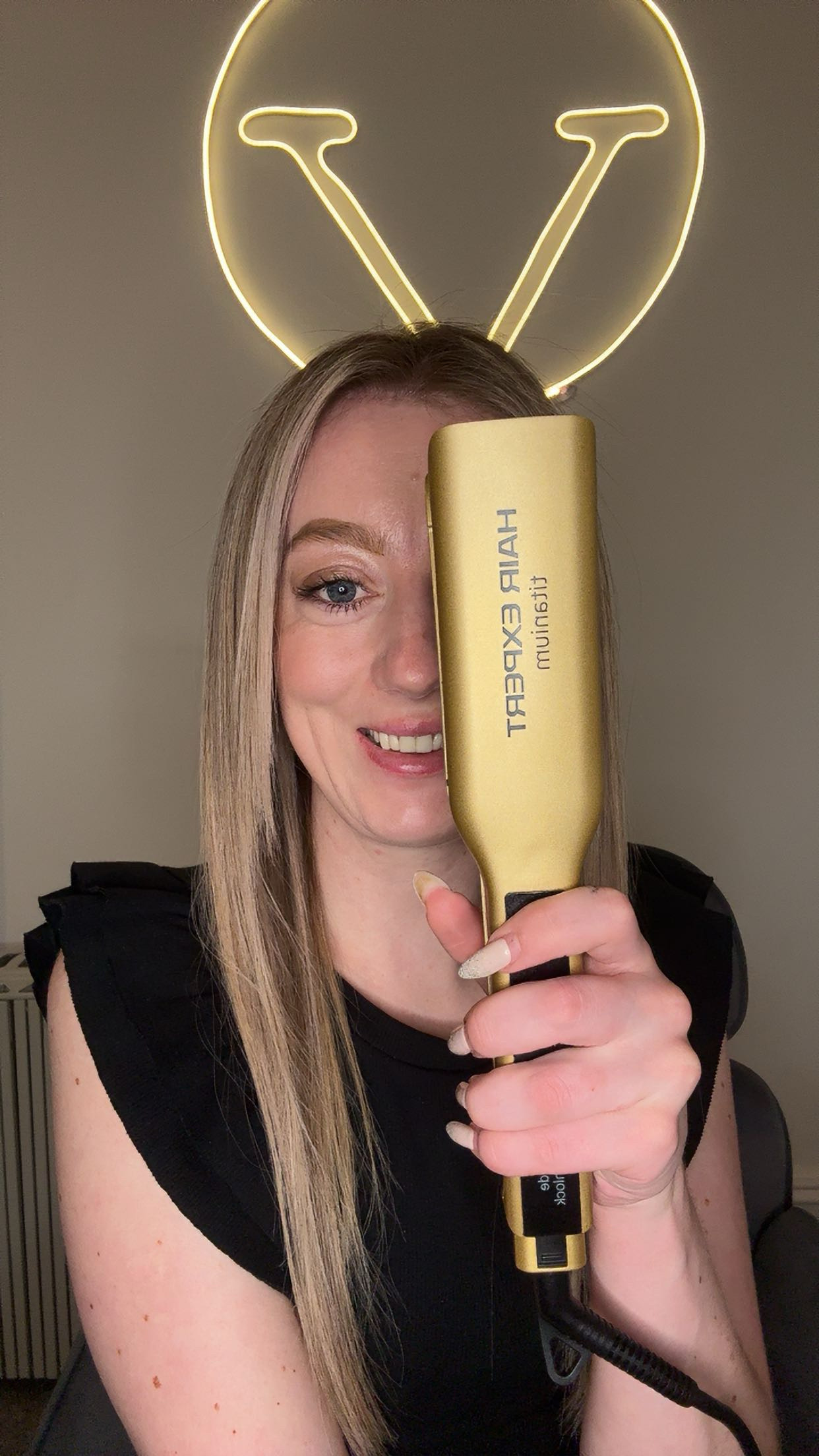 Vika - Hair Restoration Master in action